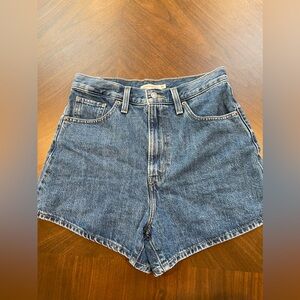 High Waisted Mom Shorts | Levi’s | Size 29 | Medium Denim Wash Blue